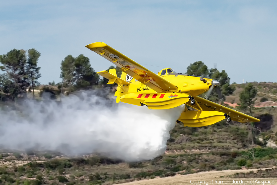 Titan Firefighting Air Tractor AT-802AF Fire Boss (EC-NDU) | Photo 481652