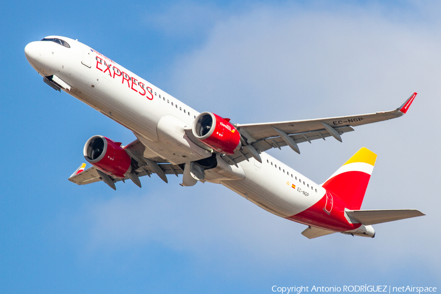 Iberia Airbus A321-251NX (EC-NGP) | Photo 413643