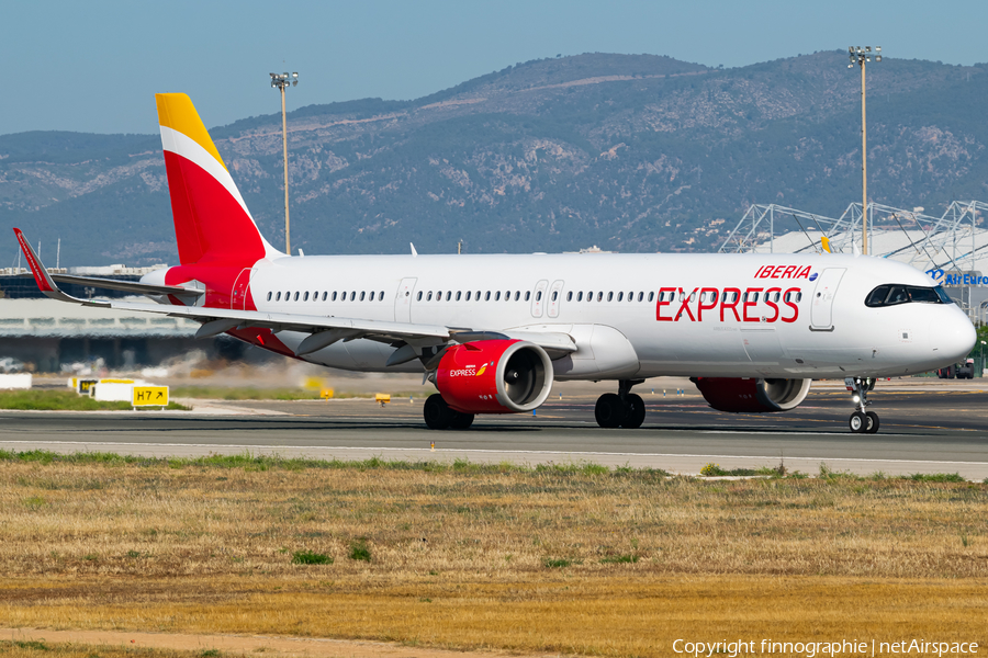 Iberia Express Airbus A321-251NX (EC-NGP) | Photo 572133