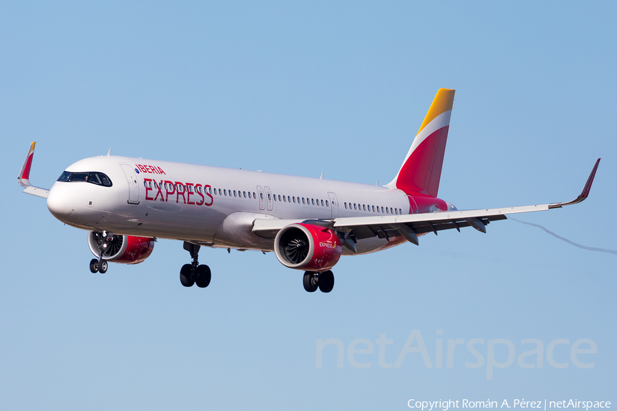 Iberia Express Airbus A321-251NX (EC-NIA) | Photo 456856
