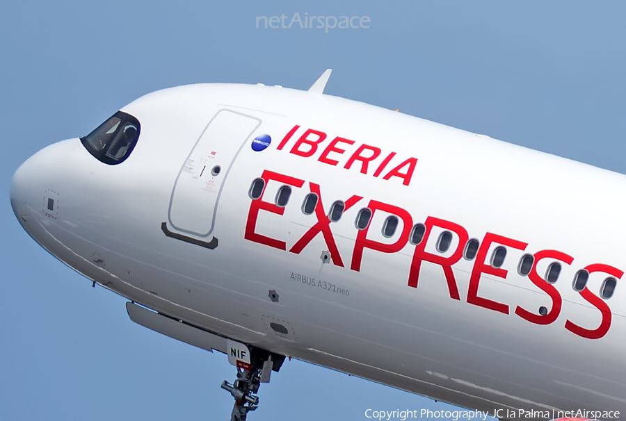 Iberia Express Airbus A321-251NX (EC-NIF) | Photo 406389