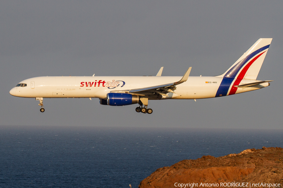Swiftair Boeing 757-223(PCF) (EC-NIU) | Photo 463239