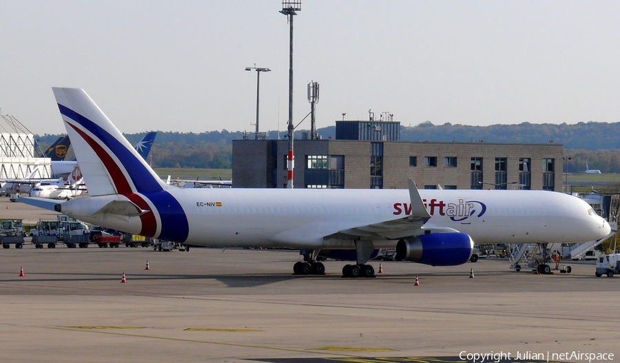 Swiftair Boeing 757-223(PCF) (EC-NIV) | Photo 409782