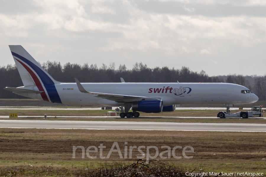 Swiftair Boeing 757-223(PCF) (EC-NIV) | Photo 495434