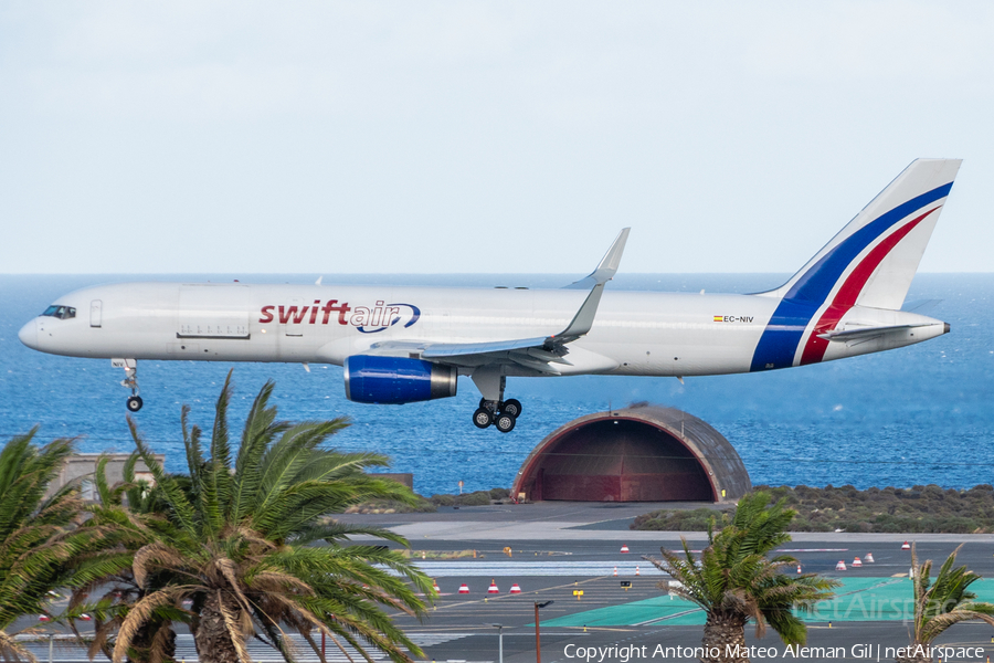 Swiftair Boeing 757-223(PCF) (EC-NIV) | Photo 626010