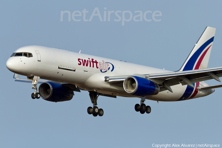 Swiftair Boeing 757-223(PCF) (EC-NIV) | Photo 403403