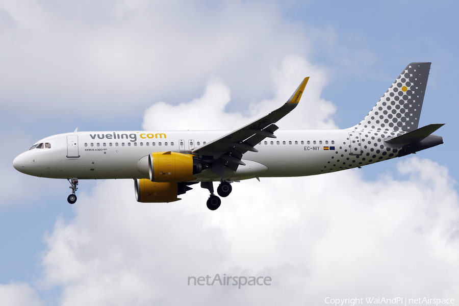 Vueling Airbus A320-271N (EC-NIY) | Photo 520172
