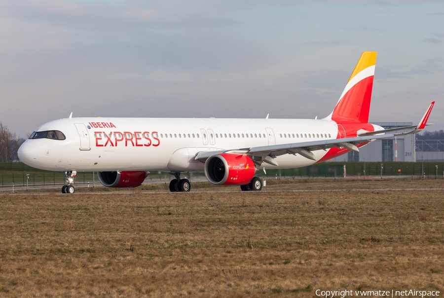 Iberia Express Airbus A321-251NX (EC-NJI) | Photo 437333