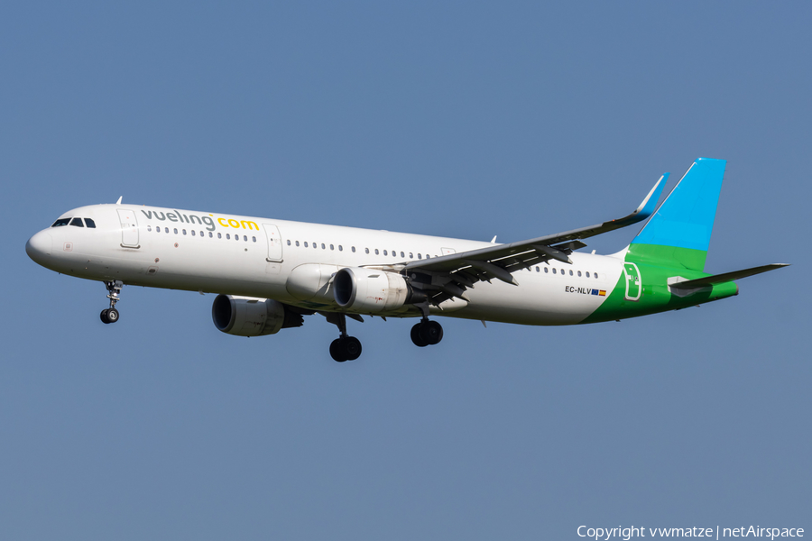 Vueling Airbus A321-211 (EC-NLV) | Photo 572704
