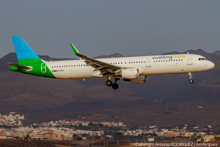 Vueling Airbus A321-211 (EC-NLV) | Photo 471378