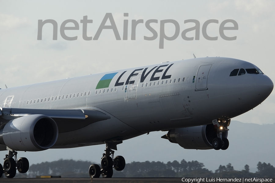 Level Airbus A330-202 (EC-NNH) | Photo 500998