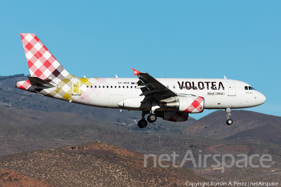 Volotea Airbus A320-216 (EC-NOQ) | Photo 597695
