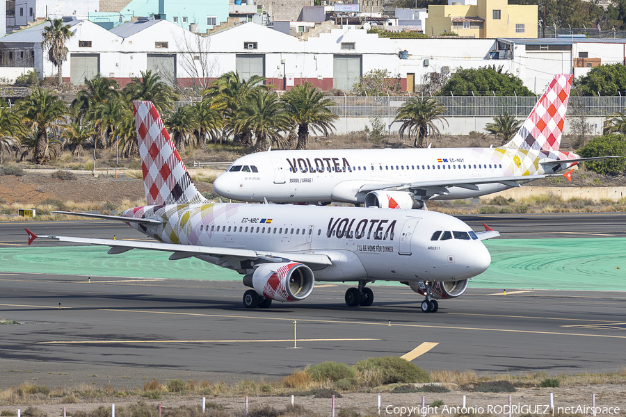 Volotea Airbus A320-214 (EC-NOY) | Photo 617307