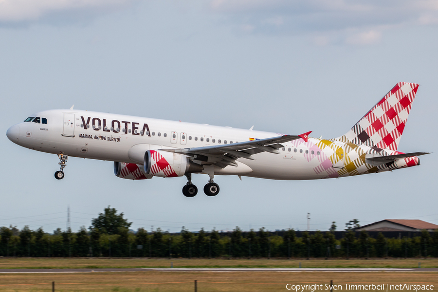 Volotea Airbus A320-214 (EC-NPB) | Photo 473637