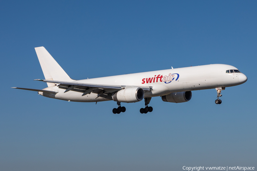 Swiftair Boeing 757-23APF (EC-NQJ) | Photo 499609