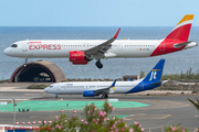 Iberia Express Airbus A321-271NX (EC-OBY) at  Gran Canaria, Spain