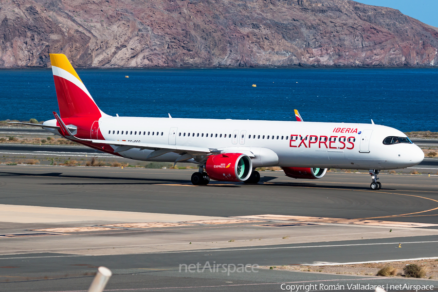 Iberia Express Airbus A321-271NX (EC-OCC) | Photo 598421