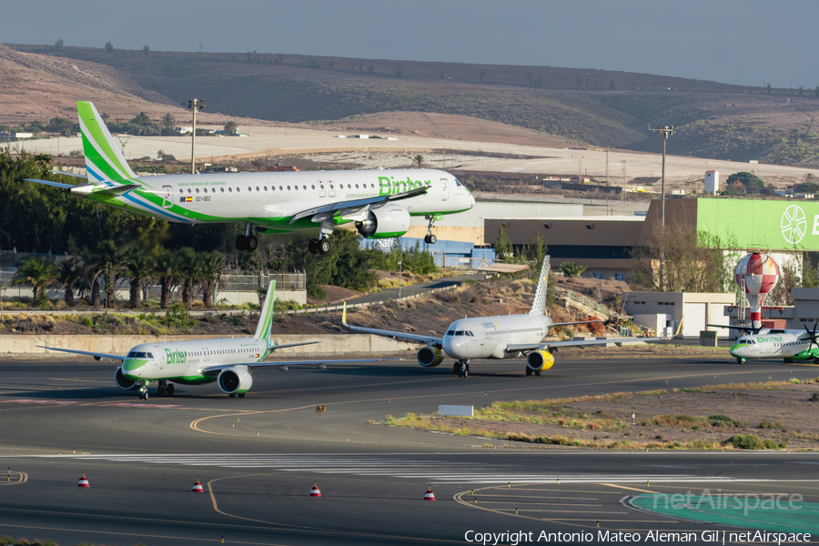 Binter Canarias Embraer ERJ-195E2 (ERJ-190-400STD) (EC-OEC) | Photo 625771