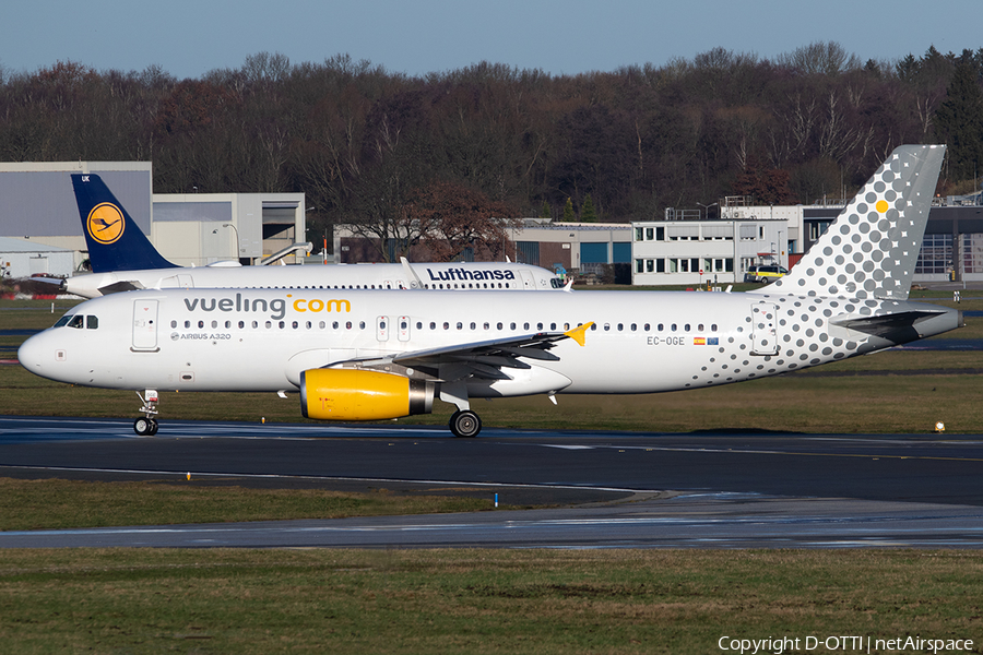 Vueling Airbus A320-232 (EC-OGE) | Photo 659976