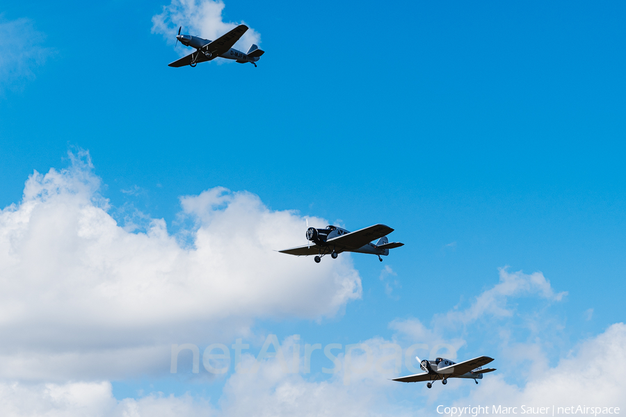 Aviation photo 585832
