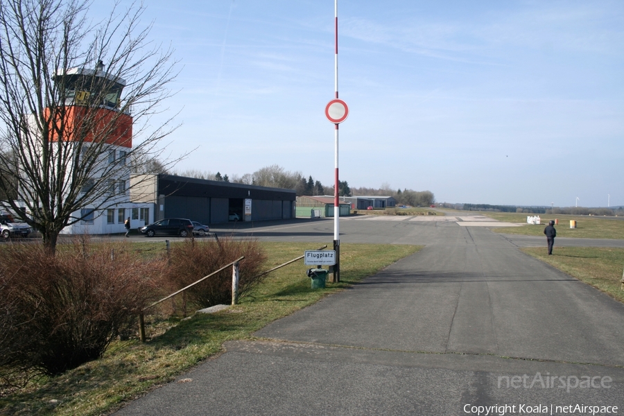 Aviation photo 568156