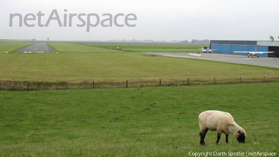 Aviation photo 135427