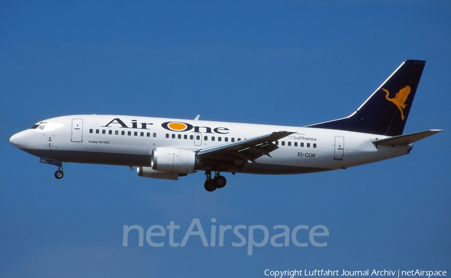 Air One Boeing 737-3Y0 (EI-CLW) | Photo 410253