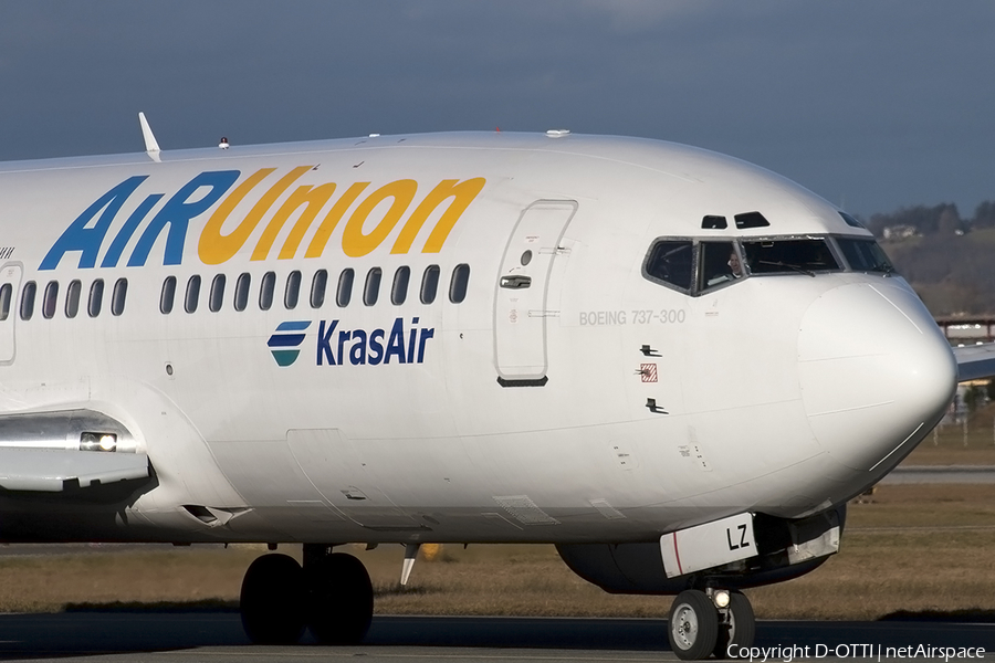 Kras Air Boeing 737-3Y0 (EI-CLZ) | Photo 140720