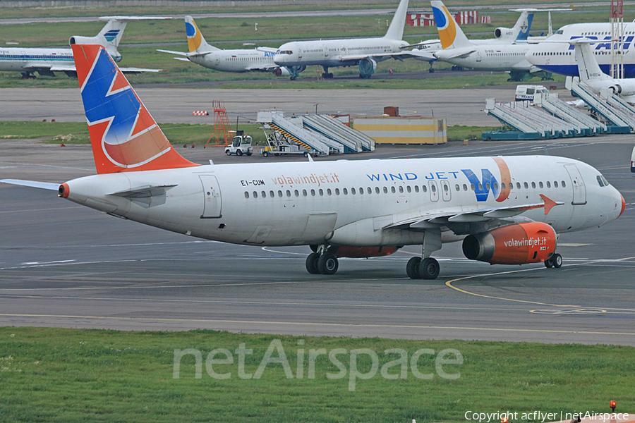 Wind Jet Airbus A320-232 (EI-CUM) | Photo 389027