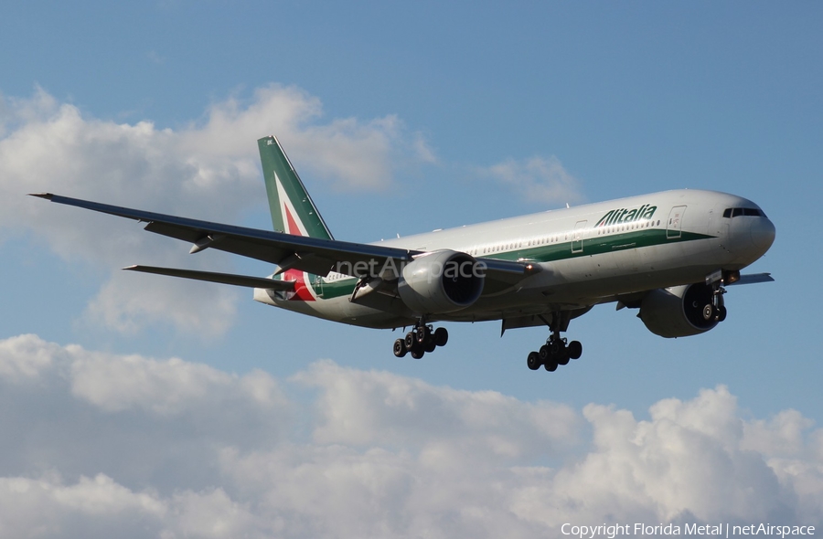 Alitalia Boeing 777-243(ER) (EI-DBK) | Photo 577406