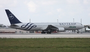 Alitalia Boeing 767-35H(ER) (EI-DBP) at  Miami - International, United States
