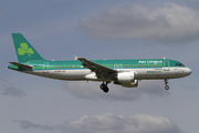 Aer Lingus Airbus A320-214 (EI-DEP) at  London - Gatwick, United Kingdom