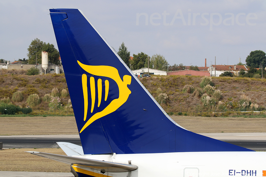 Ryanair Boeing 737-8AS (EI-DHH) | Photo 577845