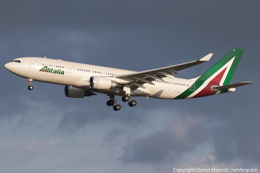 Alitalia Airbus A330-202 (EI-DIP) | Photo 529898