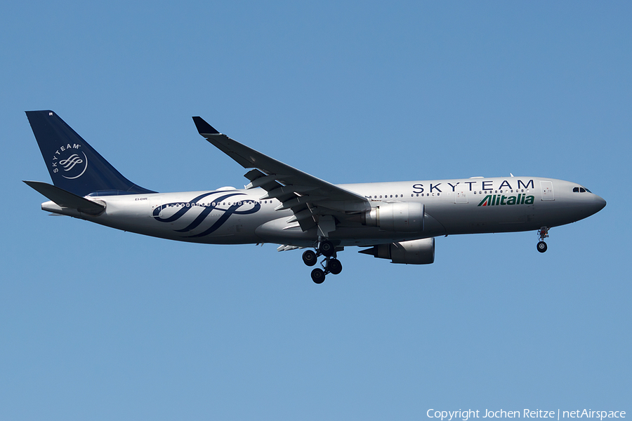 Alitalia Airbus A330-202 (EI-DIR) | Photo 125606