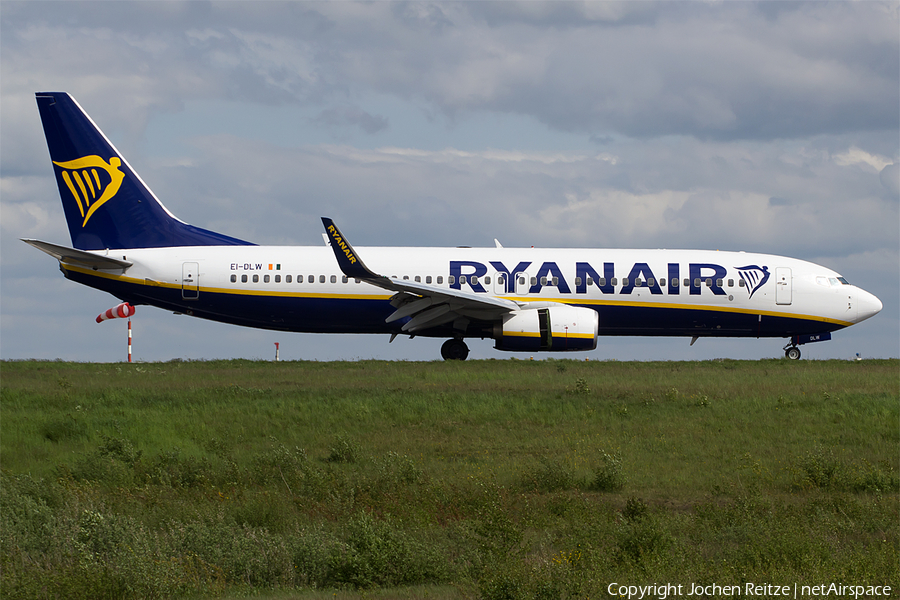Ryanair Boeing 737-8AS (EI-DLW) | Photo 77135