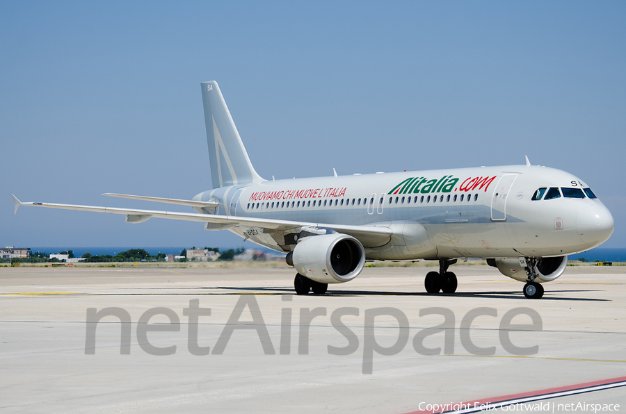 Alitalia Airbus A320-214 (EI-DSA) | Photo 8614