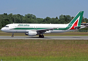 Alitalia Airbus A320-216 (EI-DSB) at  Hamburg - Fuhlsbuettel (Helmut Schmidt), Germany