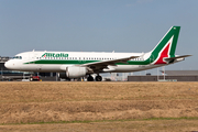 Alitalia Airbus A320-216 (EI-DSC) at  Amsterdam - Schiphol, Netherlands