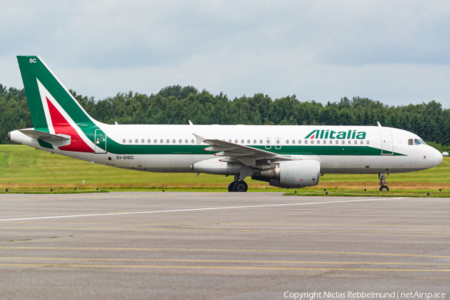 Alitalia Airbus A320-216 (EI-DSC) | Photo 423393
