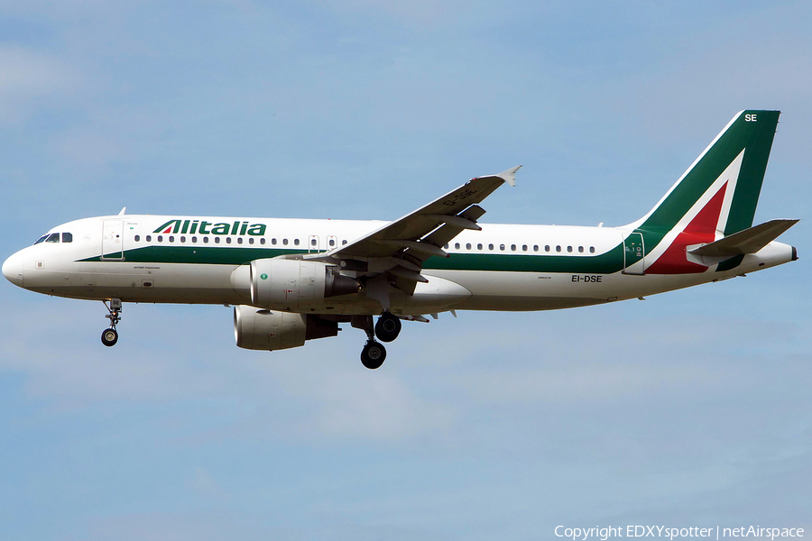 Alitalia Airbus A320-216 (EI-DSE) | Photo 279960