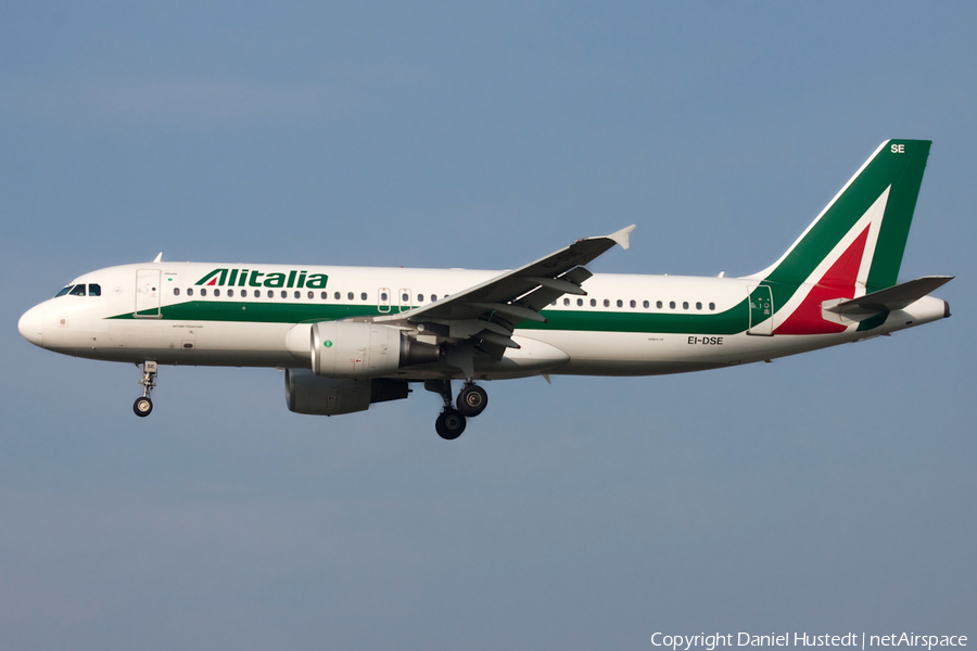 Alitalia Airbus A320-216 (EI-DSE) | Photo 659009