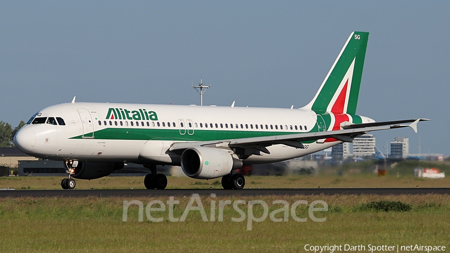 Alitalia Airbus A320-216 (EI-DSG) | Photo 210538