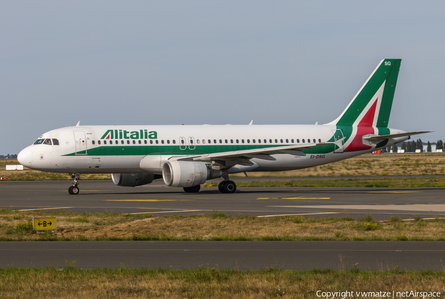 Alitalia Airbus A320-216 (EI-DSG) | Photo 527857