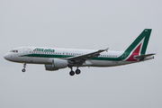 Alitalia Airbus A320-216 (EI-DSG) at  Hamburg - Fuhlsbuettel (Helmut Schmidt), Germany
