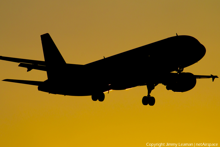 Alitalia Airbus A320-216 (EI-DSH) | Photo 50872