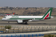 Alitalia Airbus A320-216 (EI-DSI) at  Madrid - Barajas, Spain