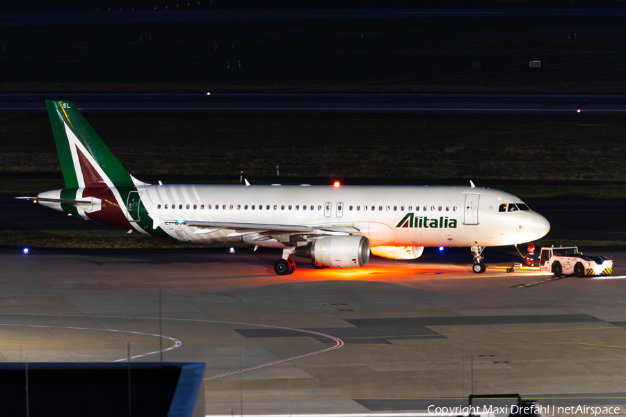 Alitalia Airbus A320-216 (EI-DSL) | Photo 494865