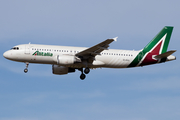 Alitalia Airbus A320-216 (EI-DSL) at  Rome - Fiumicino (Leonardo DaVinci), Italy