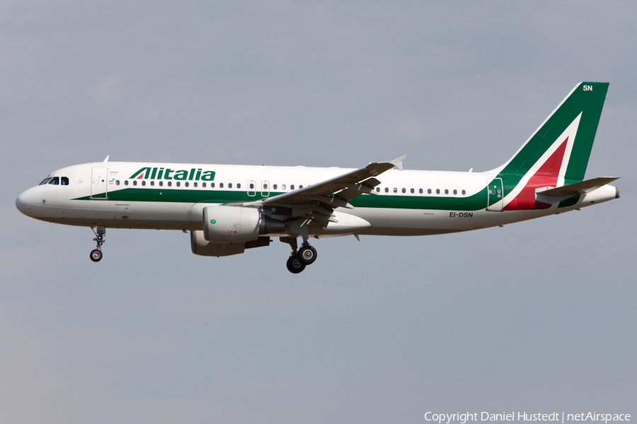 Alitalia Airbus A320-216 (EI-DSN) | Photo 516826